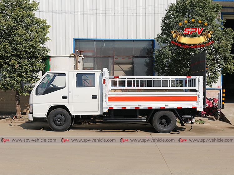 Cargo Truck with Tailgate Lift - LS